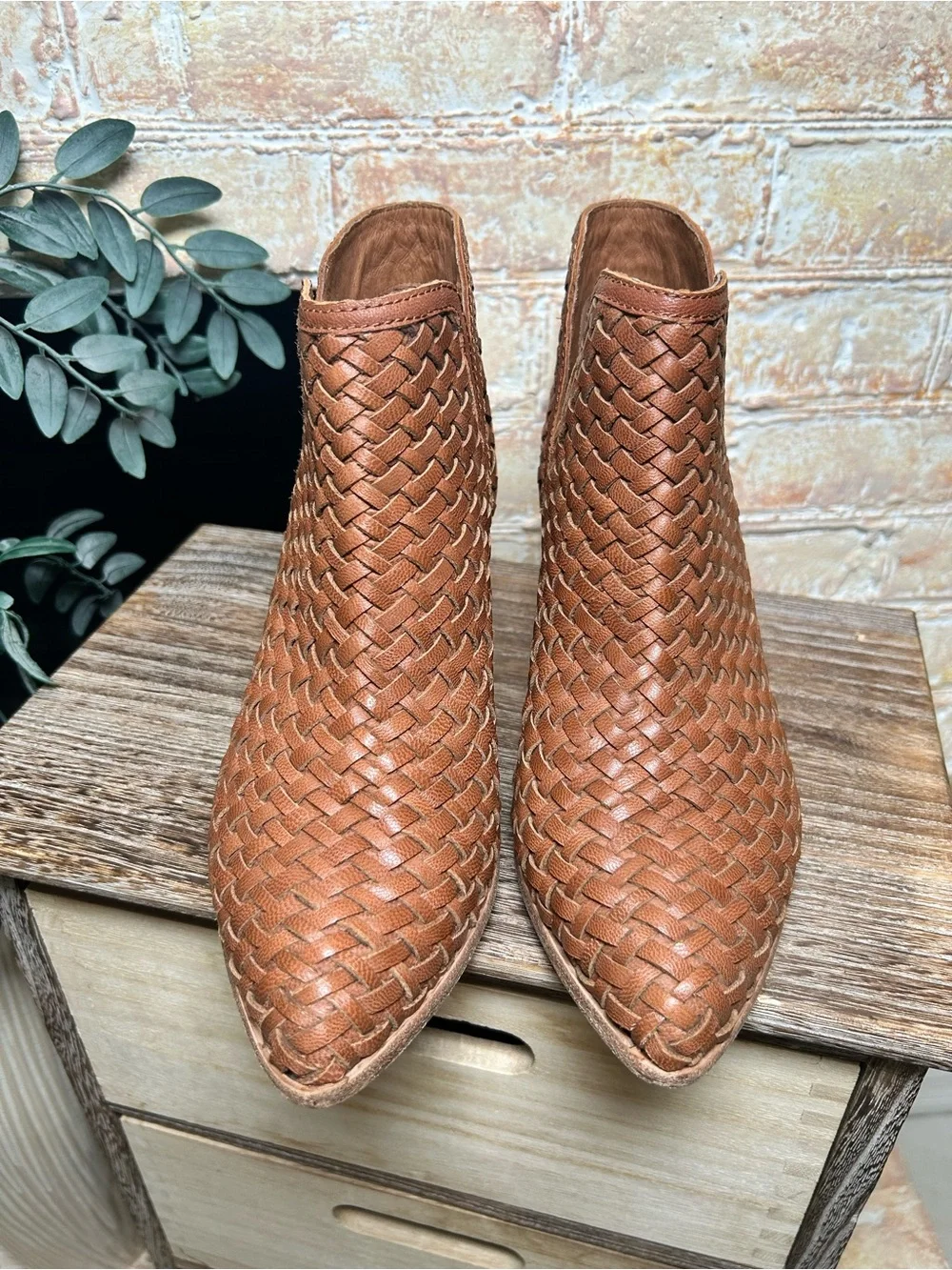 Frye Reed Woven Leather Booties Cognac Brown Cutout Western Ankle Boots 9M #31